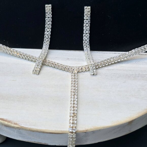 Windsor ✦ Glam Rhinestone Necklace & Earrings Set ✦ T-Shaped Silver Design NWT - Picture 5 of 6